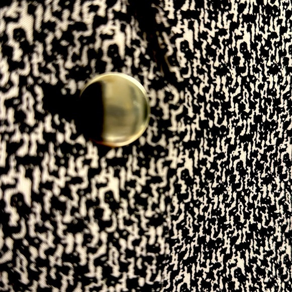 NWT Stretchy women’s collared blazer B/W sz M no-iron, great for travel! - Picture 2 of 5